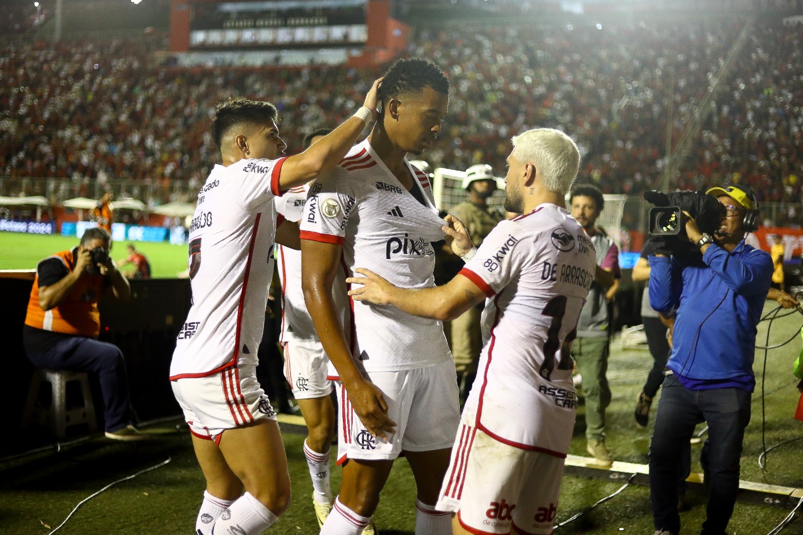 Vitória do Flamengo sobre o Vitória: Desafios Comportamentais e Táticos