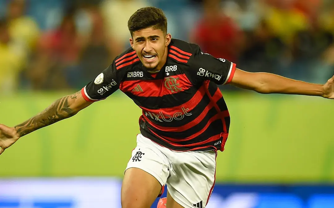 Chama a base que eles resolvem! Flamengo vence o Cuiabá de virada, com dois gols de garotos do ninho