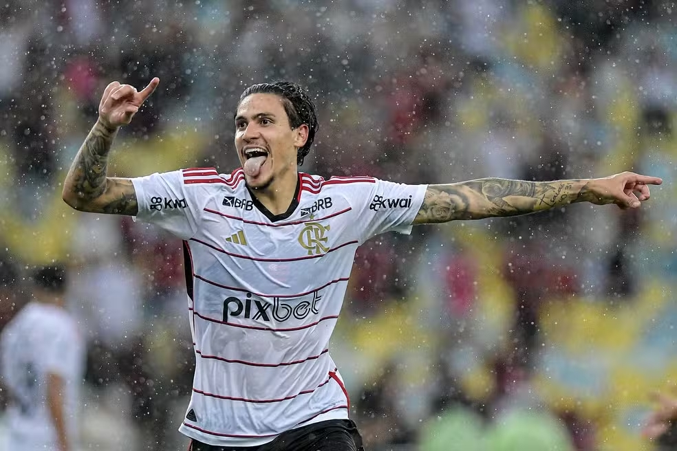 Pedro em jogo do Flamengo pelo Carioca — Foto: Thiago Ribeiro/AGIF