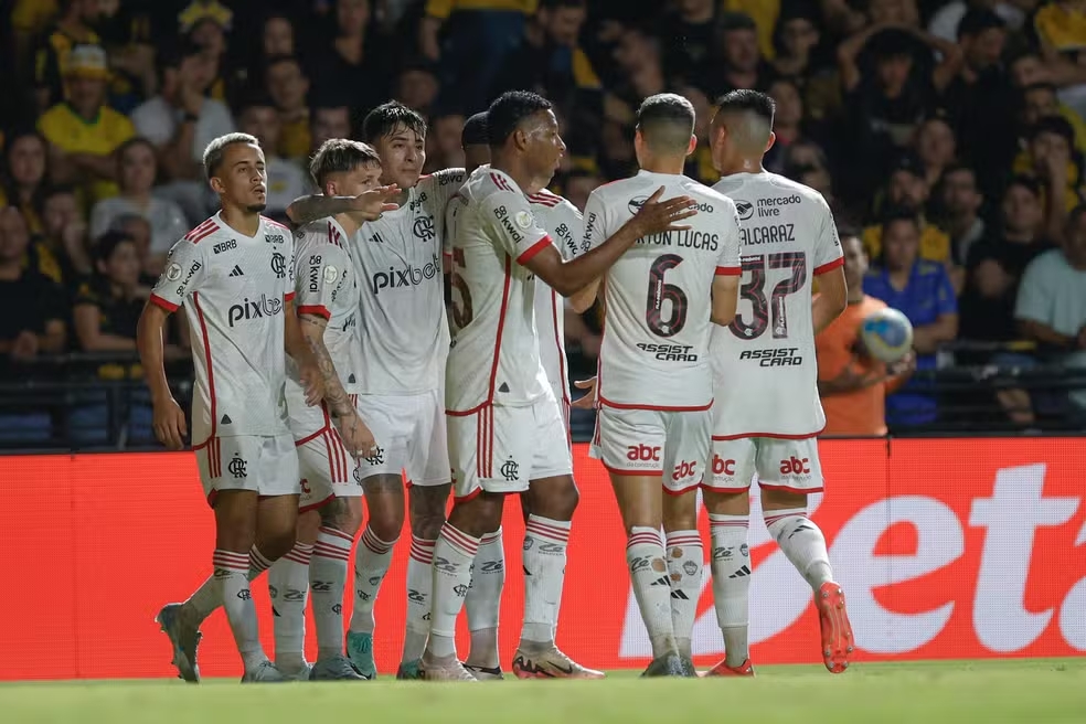 Flamengo vence Criciúma sem dificuldades, mas Filipe Luís critica “Um Flamengo que não gosto”