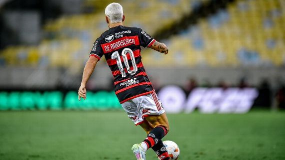 Polêmica desnecessária: às pressas, Landim confirma Arrascaeta como novo camisa 10 do Flamengo. BAP critica a forma como evento foi realizado