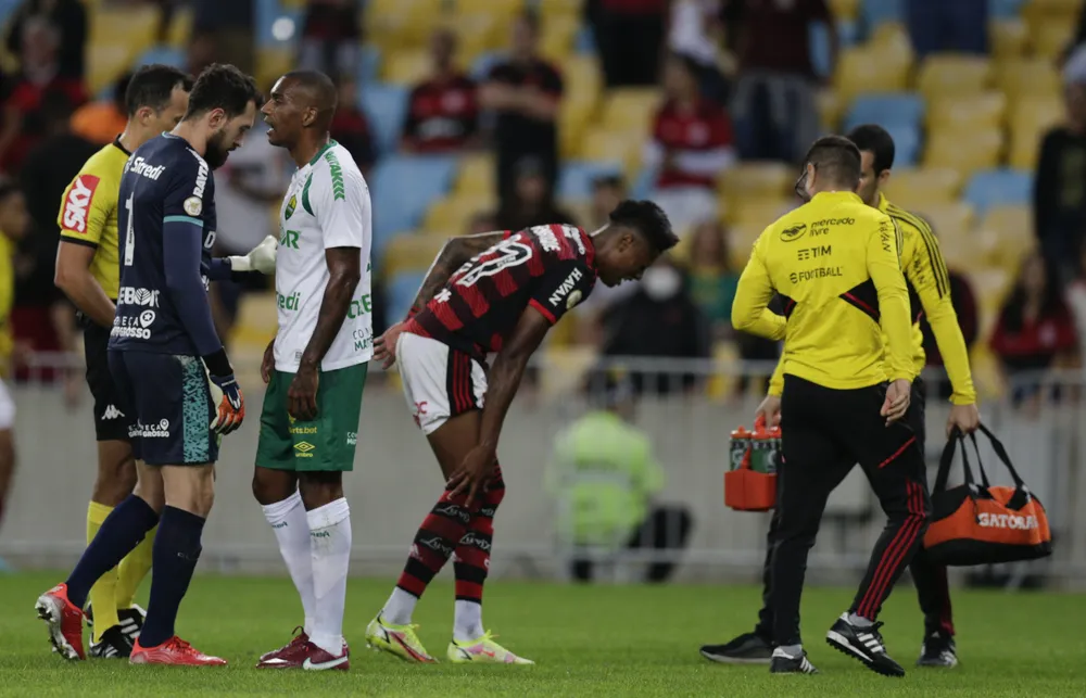 Bruno Henrique: liderança, superação e novo capítulo em 2025 2 Lesão sofrida em 2022 por Bruno Henrique fez atacante ficar quase um ano afastado dos gramados (Foto: Alexandre Cassiano)