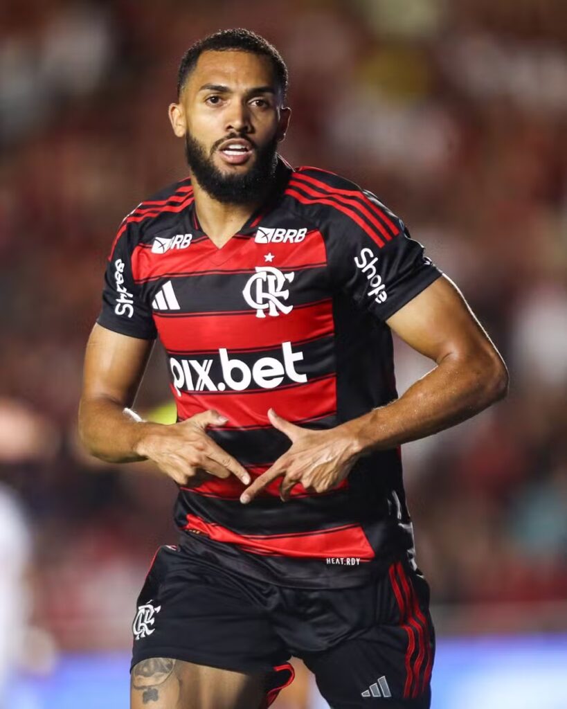 Flamengo goleia, Juninho faz 1º pelo clube e Arrasca brilha 1 Juninho comemora primeiro gol pelo Flamengo (Foto: Gilvan de Souza/CRF)
