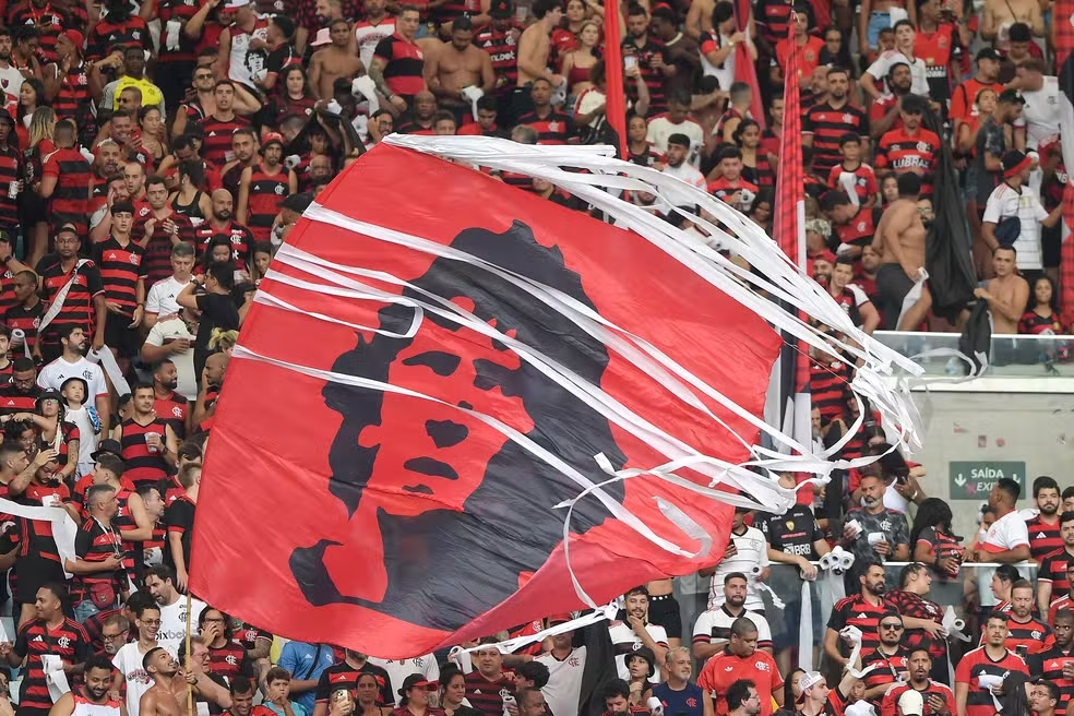 Flamengo TV transforma termo 'Flapress' em novo programa semanal 3 Torcida do Flamengo contra Fluminense, no Maracanã pelo Campeonato Carioca 2025 — Foto: Thiago Ribeiro/AGIF