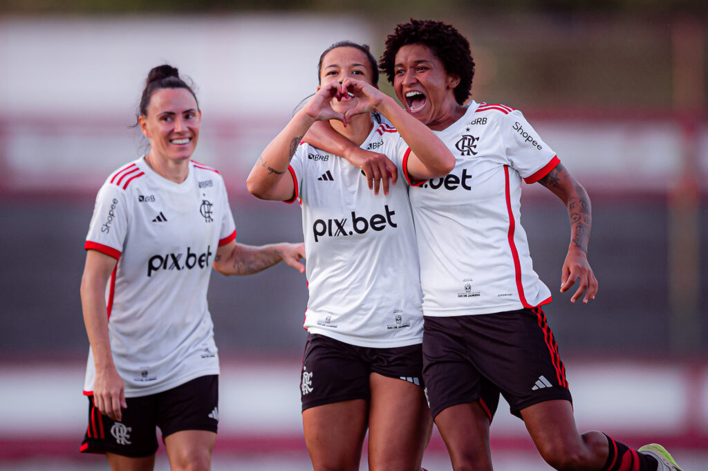 Flamengo vence o Fluminense, conquista o bicampeonato da Copa Rio Feminina e inicia nova era com Rosana Augusto 2 Monalisa, amplia o placar e comemora gol. (Foto: Paula Reis / Flamengo)