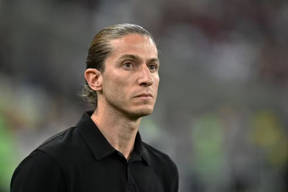 Flamengo domina, mas empata em 0 a 0 com Vasco e acende alerta para a Libertadores 2 Filipe Luís em Vasco x Flamengo — Foto: André Durão
