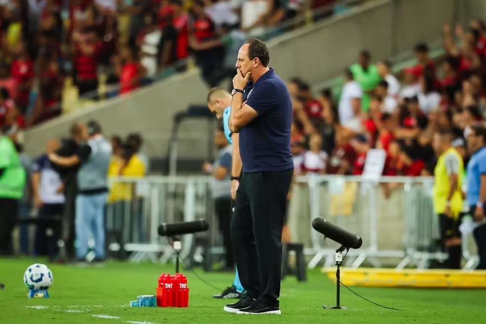 Flamengo vence Bahia por 1x0 e mantém tabu contra Ceni 3 Rogério Ceni no Maracanã para Flamengo x Bahia — Foto: Letícia Martins/EC Bahia