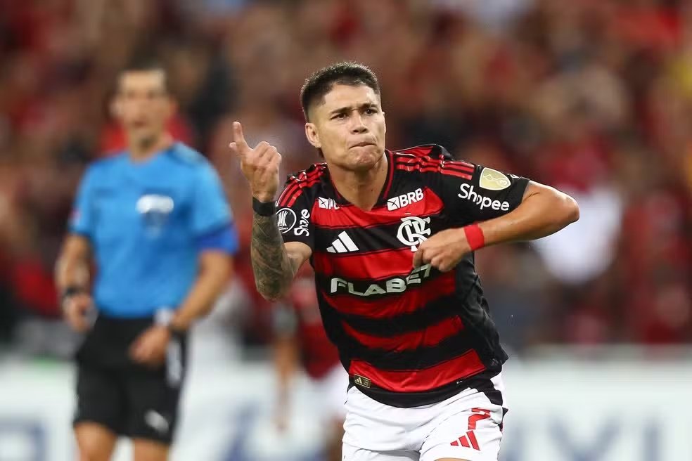 Flamengo vence LDU por 2x0, respira na Libertadores e mira liderança do Grupo C 2 Luiz Araújo em Flamengo x LDU — Foto: Gilvan de Souza e Adriano Fontes/Flamengo
