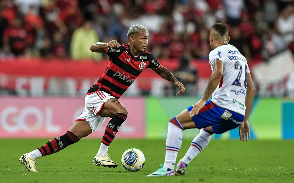 Flamengo pode assumir liderança e igualar recorde histórico no Brasileirão 2025 1 Partida entre Flamengo e Fortaleza, pelo Brasileirão de 2024 - Thiago Ribeiro/AGIF