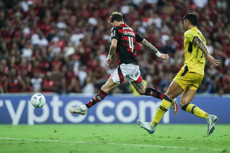 Preocupante! Flamengo sofre, mas vence Táchira e avança em 2º na Libertadores 2 Léo Pereira faze o gol da vitória em Flamengo x Deportivo Táchira - Foto: Gilvan de Souza/Flamengo