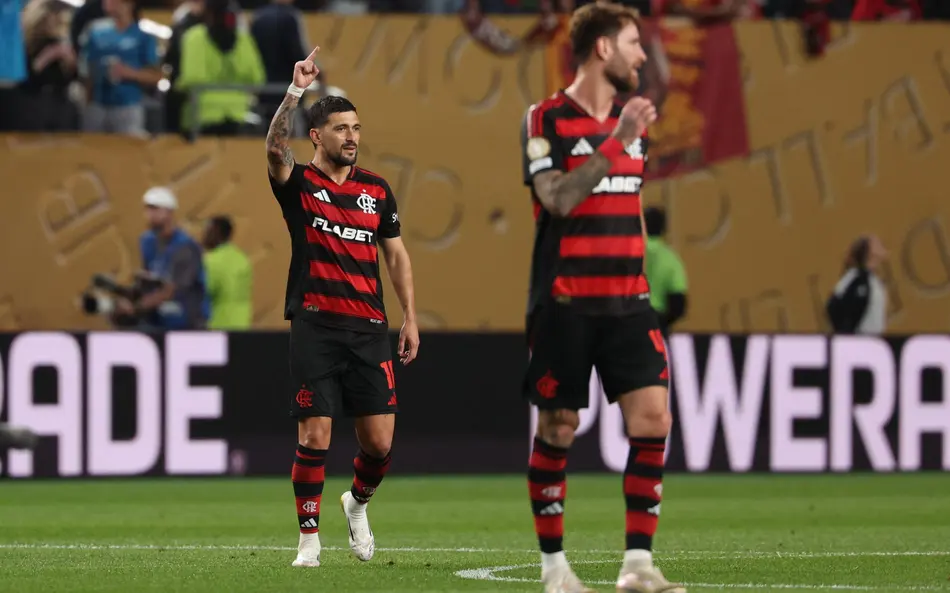 Jorginho brilha, Flamengo vence e lidera Grupo D no Mundial 2 Arrascaeta comemora o primeiro gol do Flamengo - Foto: Gilvan de Souza / Flamengo