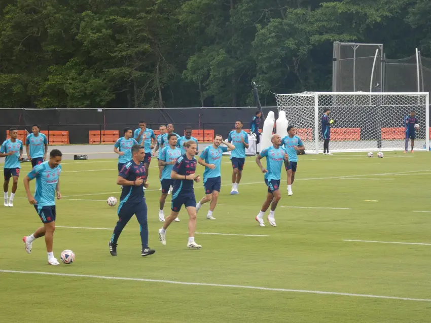 Decisão chegando! Flamengo intensifica treinos e conta com dupla artilheira para encarar Chelsea 1 Filipe Luís realiza atividade junto aos jogadores - Foto: Lucas Bayer/LANCE!