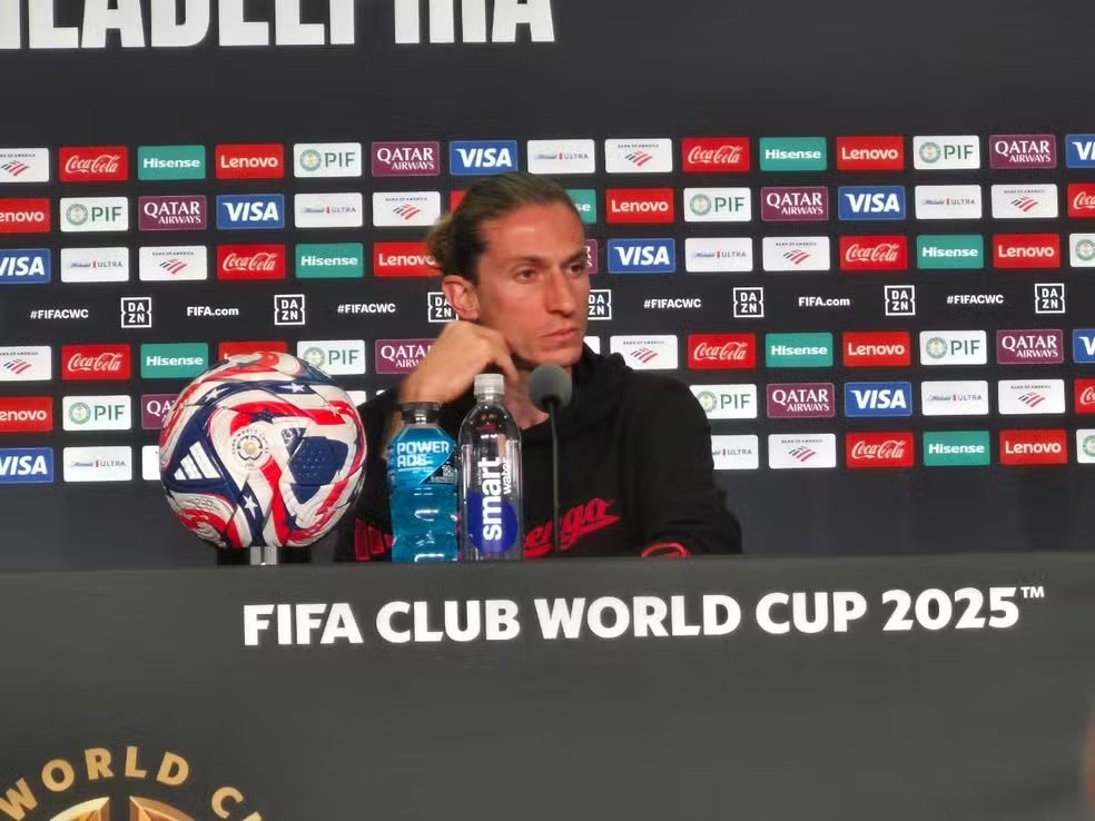 Flamengo vence Chelsea por 3 a 1 com aula de Filipe Luís e show de Bruno Henrique 1 Filipe Luís em coletiva antes de Flamengo x Chelsea — Foto: Thiago Lima / ge