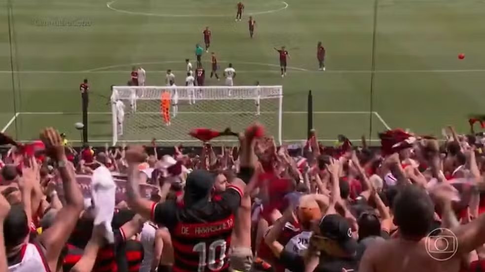 Flamengo vence Chelsea por 3 a 1 com aula de Filipe Luís e show de Bruno Henrique 2 Torcida do Flamengo no Financial Field contra o Chelsea — Foto: Reprodução / TV Globo