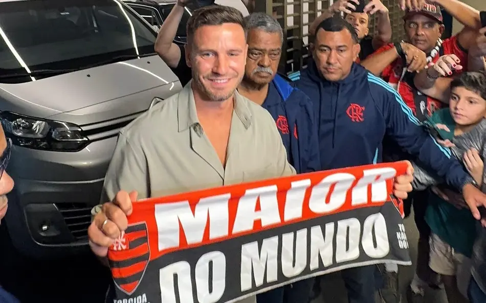 Chegada do Saúl ao Aeroporto Internacional Galeão - Foto: Lucas Bayer/Lance!