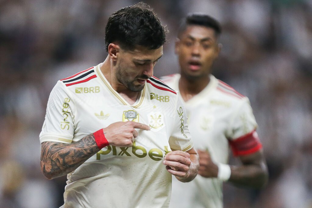 Arrascaeta comemora gol pelo Flamengo - Foto: Adriano Fontes/Flamengo