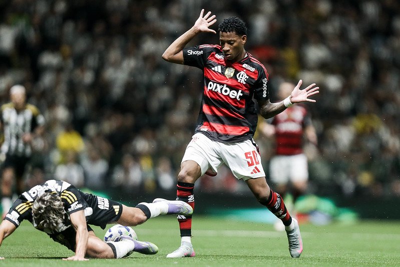 Plata teve boa atuação em Atlético-MG x Flamengo — Foto: Gilvan de Souza/CRF