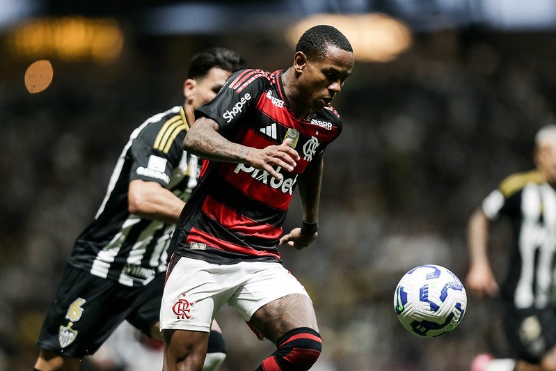 Wallace Yan jogou bem, mas perdeu pênalti que culminou na eliminação do Flamengo — Foto: Divulgação: Gilvan de Souza/Flamengo