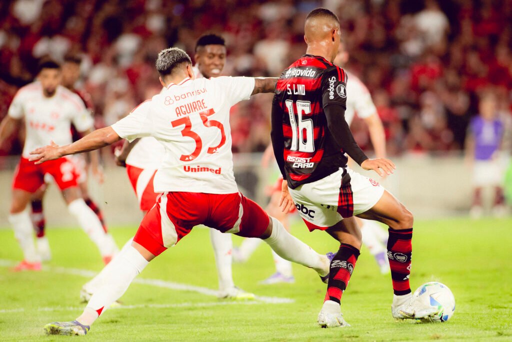 Flamengo liga alerta para queda de rendimento, mas vence Inter e larga na frente na Libertadores 5 Flamengo x Internacional pela Libertadores - Foto: Adriano Fontes/Flamengo