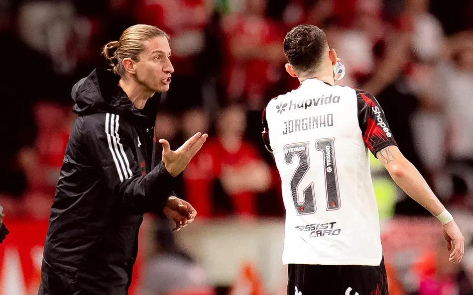 “Chuva de Plata”: Flamengo domina Inter no Beira-Rio e confirma favoritismo na Libertadores 7 Filipe Luís durante a partida contra o Internacional - Foto: Divulgação/Flamengo