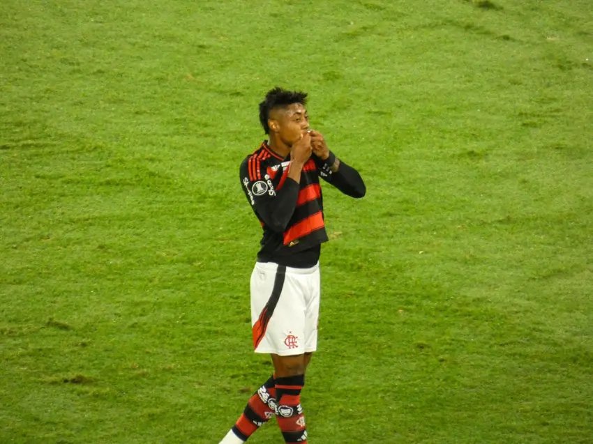 Comemoração de Bruno Henrique em Flamengo x Internacional pela Libertadores - Foto: Lucas Bayer/Lance!