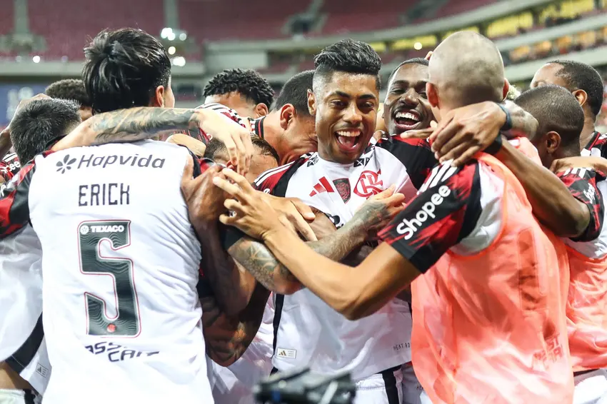 Jogadores do Flamengo comemorando gol contra o Sport - Foto: Gilvan de Souza/Flamengo