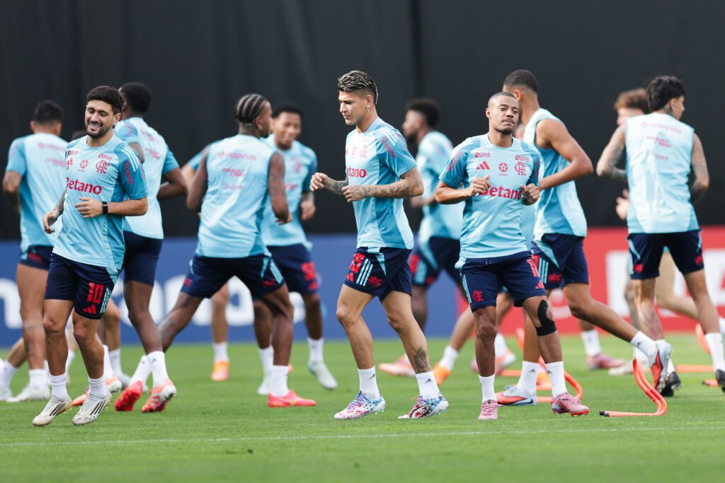 Jogadores do Flamengo treinam em La Videna, Lima, para a final da Libertadores - Foto: Gilvan de Souza/Flamengo