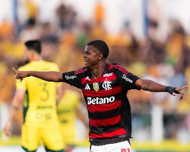 Douglas comemora seu gol em Flamengo 3x3 Mirassol pelo Brasileirão - Foto: Caique Coufal / Flamengo